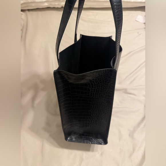👜NWOT Ted Baker Black Croc-Embossed Small Tote - Picture 3 of 3